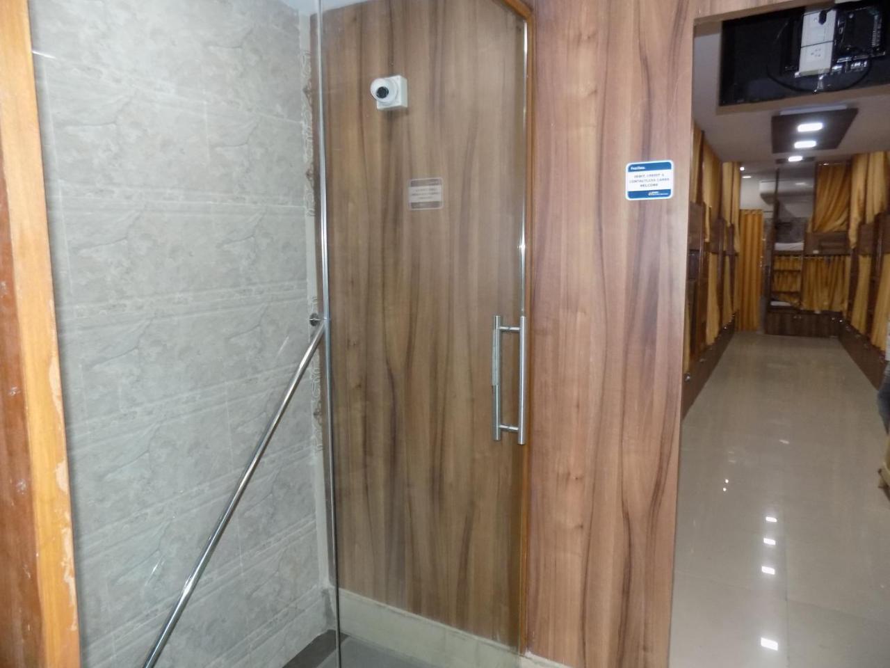 Metro Inn Dormitory Bombay Exterior foto