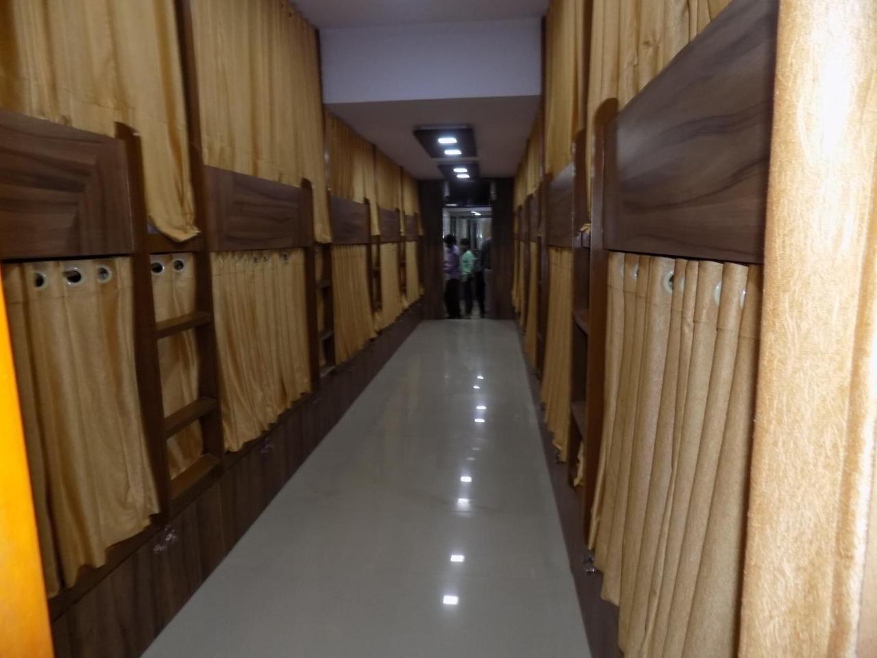 Metro Inn Dormitory Bombay Exterior foto
