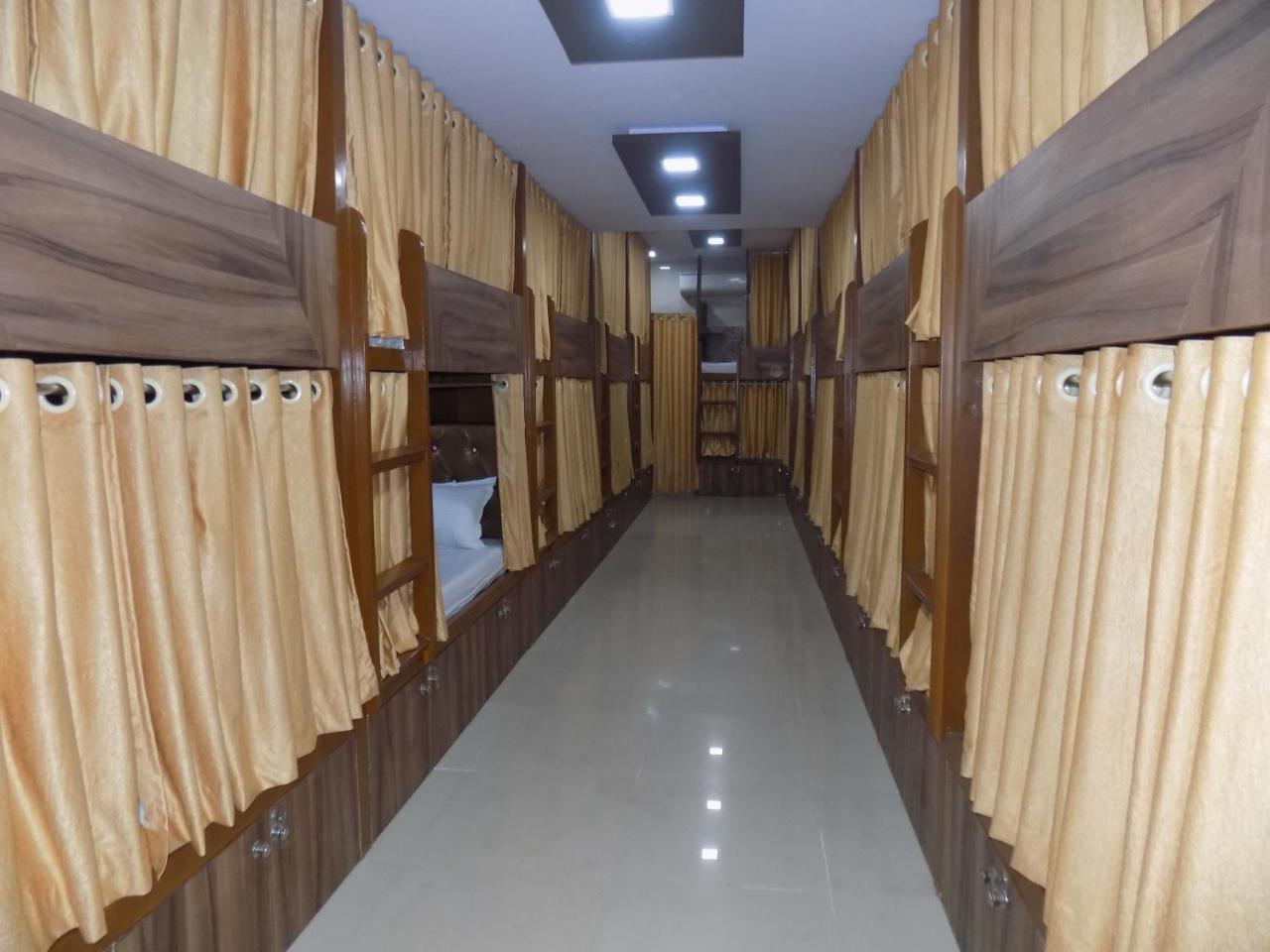 Metro Inn Dormitory Bombay Exterior foto