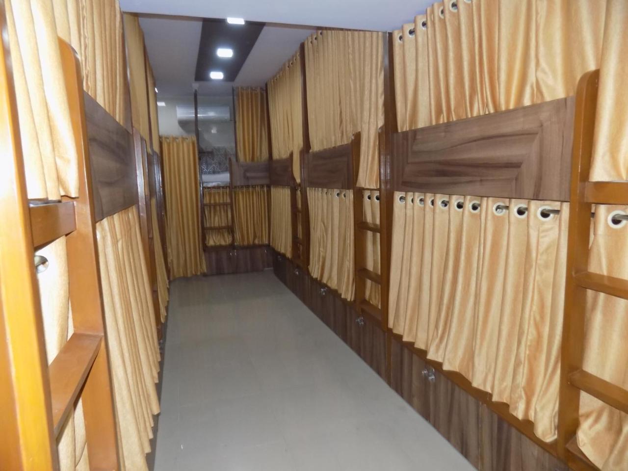 Metro Inn Dormitory Bombay Exterior foto